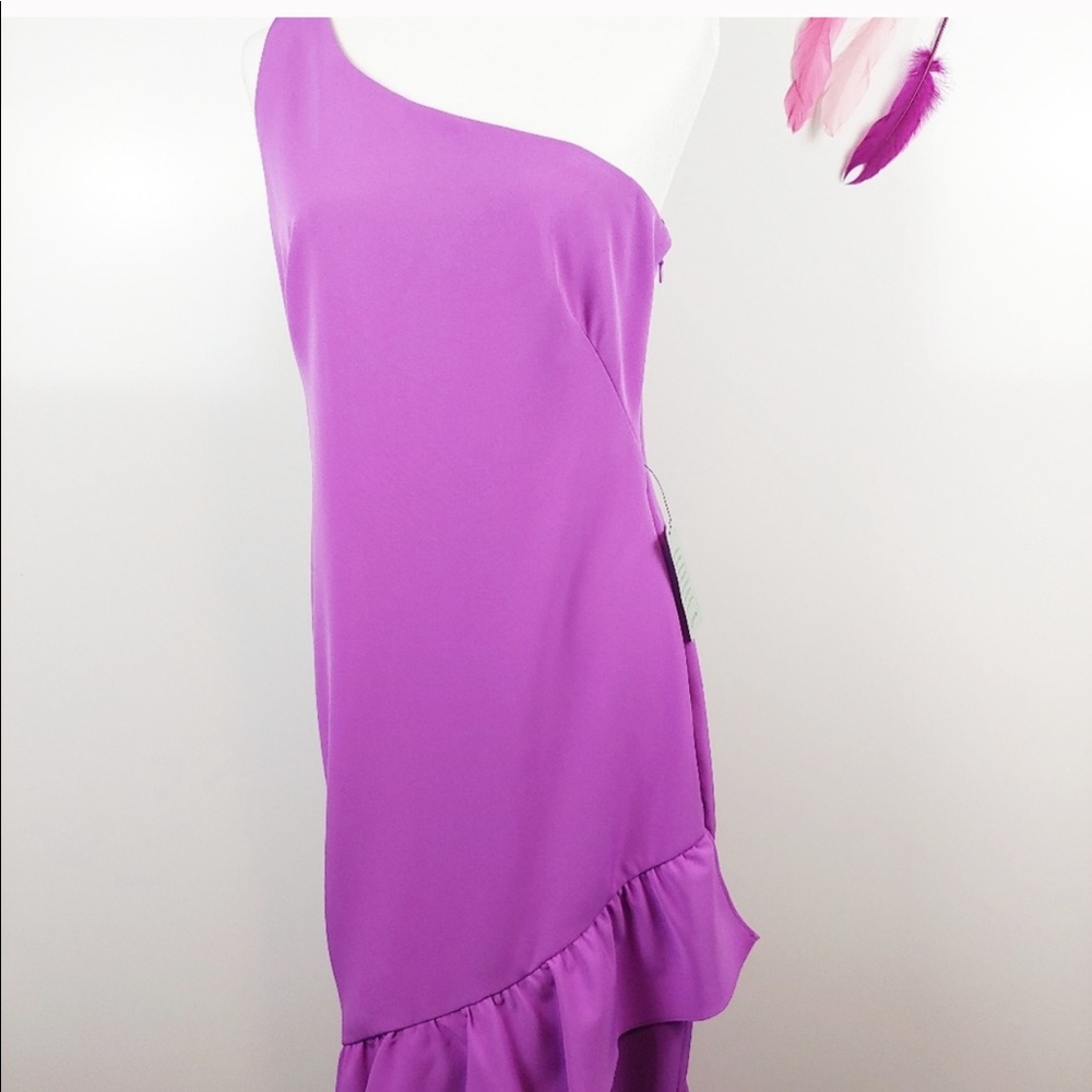 Size 12 | Vince Camuto Asymmetric Evening Gown